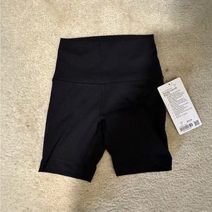 LULULEMON — NWT Wunder Train HR Short 6”